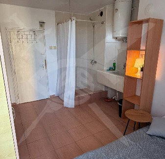 Снимка 3 — Едностаен апартамент 15 кв.м. в Левски, Варна с асансьор