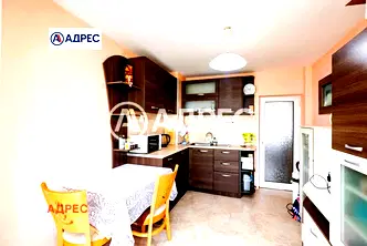 Тристаен апартамент с две тераси в Лятно кино Тракия, Варна