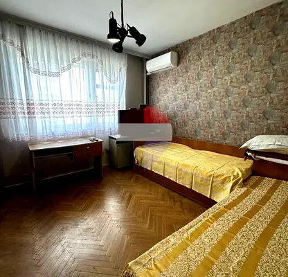 Снимка 4 — Тристаен апартамент с тераса в Лятно кино Тракия, Варна
