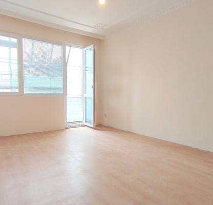 Снимка 2 — Тристаен апартамент с тераса в Младост 1, Варна