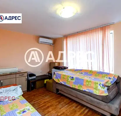 Снимка 5 — Просторен 4-стаен апартамент в центъра на Варна с тераси