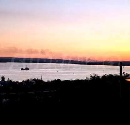 Снимка 5 — Тристаен апартамент с морска гледка в Погреби, Варна