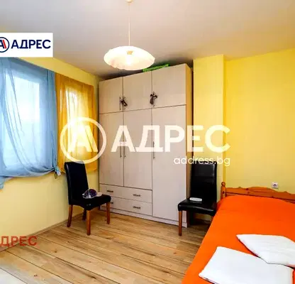 Снимка 3 — Тристаен апартамент в Погреби, Варна на последен етаж