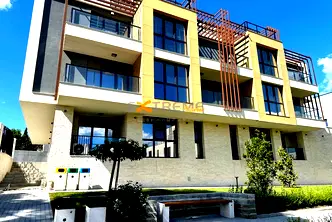 Тристаен апартамент с морска панорама в Свети Никола, Варна