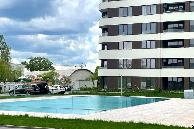 Двустаен апартамент в Трошево с минерална вода в City Park +