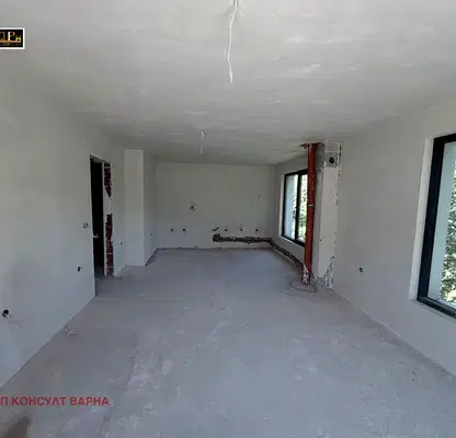 Photo 5 — Two-room apartment with potential for three-room in Varna, Vladislav Varnenchik