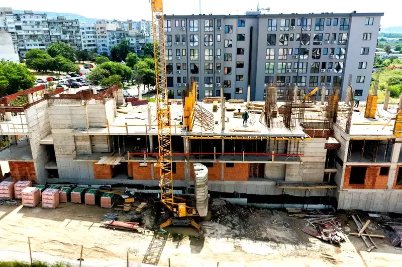 Тристайно жилище в кв. Владислав Варненчик с контрол на достъпа