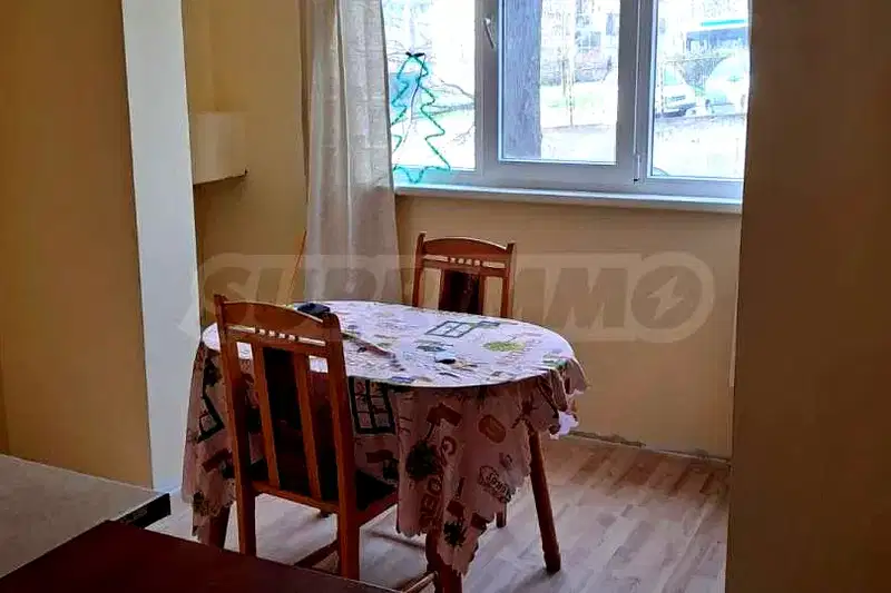 Тристаен апартамент 62 кв.м във Владислав Варненчик, Варна