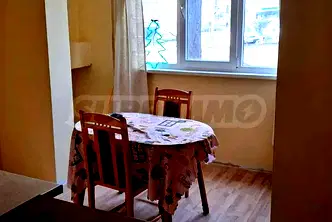 Тристаен апартамент 62 кв.м във Владислав Варненчик, Варна