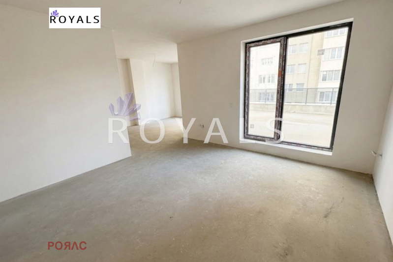 Three-room apartment with two terraces in Vladislav Varnenchik, Varna
