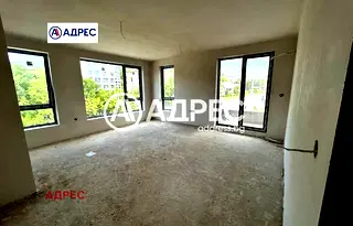 Тристаен апартамент с тераса във Възраждане 1, Варна