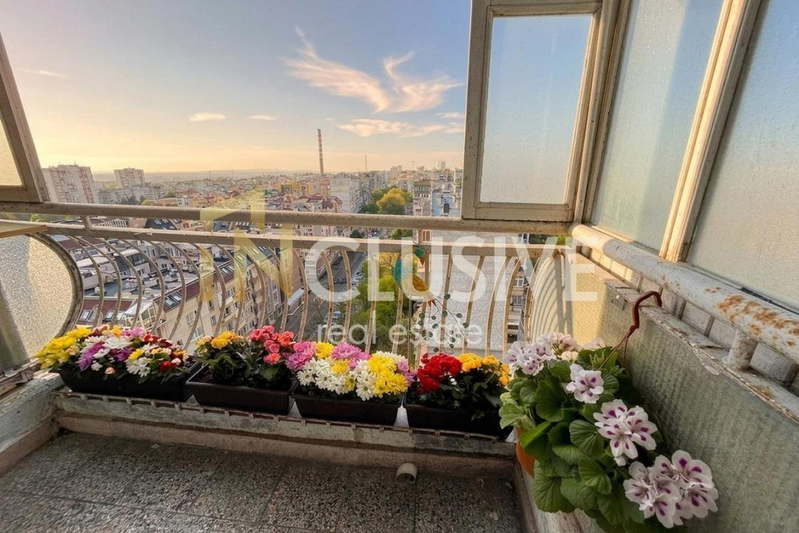 4-стаен апартамент с 3 спални във Възраждане 1, Варна
