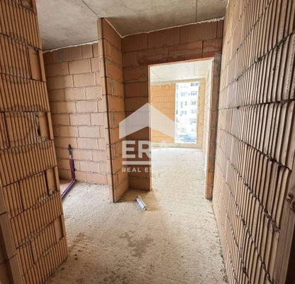 Снимка 4 — Четиристаен апартамент 156 кв.м. във Възраждане 2 с лоджия