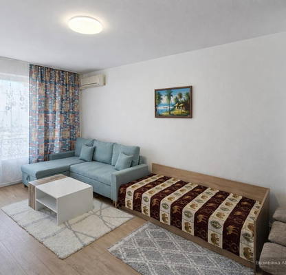 Снимка 2 — Двустаен апартамент в Зимно кино Тракия, Варна с асансьор