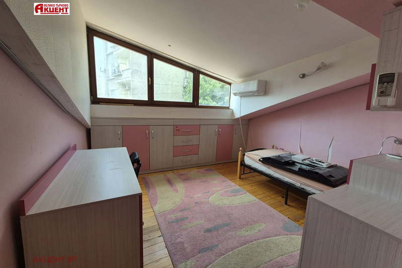 4-bedroom apartment in Veliko Tyrnovo, Centyr