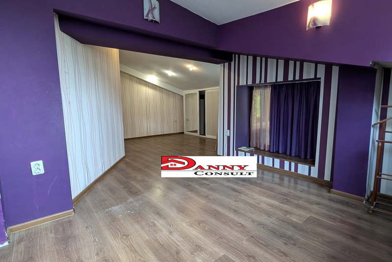 4-bedroom apartment in Veliko Tyrnovo, Centyr