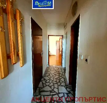 Снимка 5 — Тристаен апартамент във Велико Търново, Център