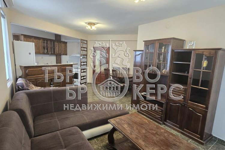 3-bedroom apartment in Veliko Tyrnovo, Centyr