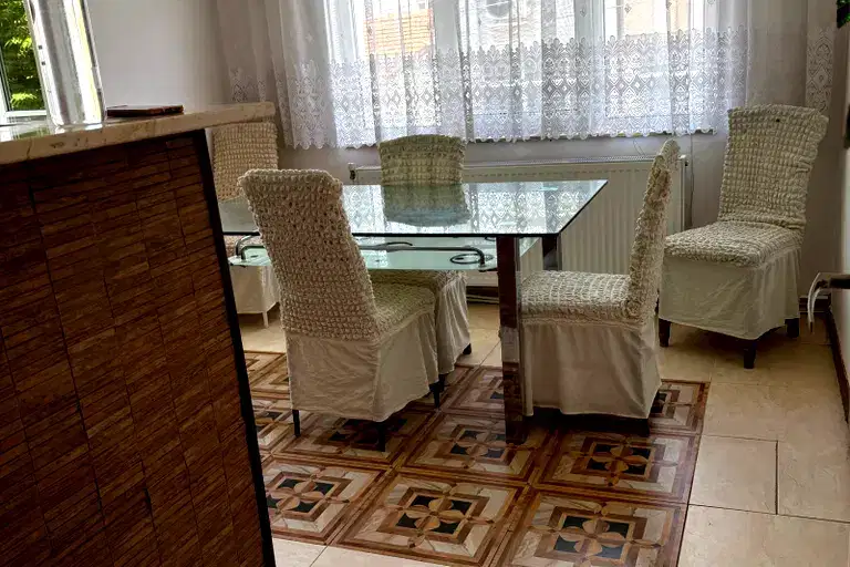 3-bedroom apartment in Vraca, Centyr