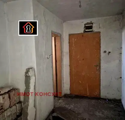 Снимка 2 — Тристаен апартамент във Враца, Център