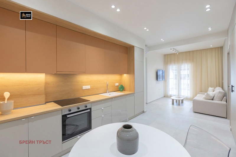 3-bedroom apartment in Солун