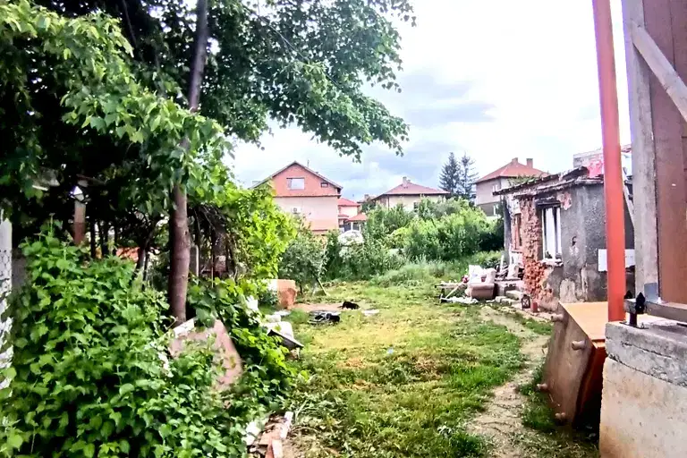 Парцел в Нови Искър