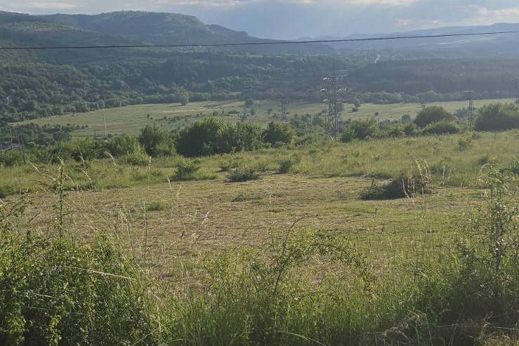 Парцел в Перник, Варош