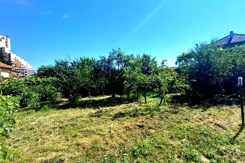 Plot in Раз, Житница