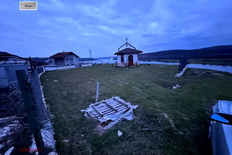 Парцел във Варна, с. Страшимирово