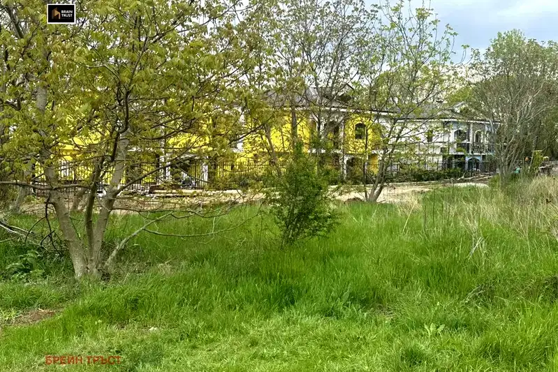Plot in Sofiya, Krystova Vada