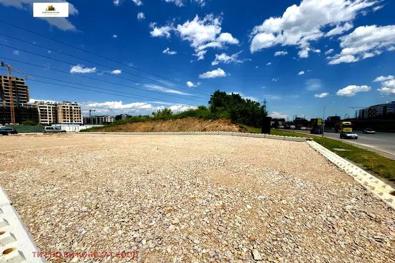 Plot in Sofiya, Mladost 4