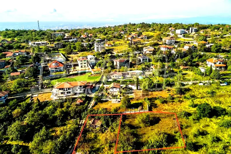 Парцел във Варна, м-т Боровец - юг