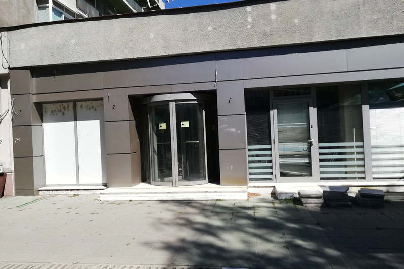Бизнес имот в Монтана, Лом