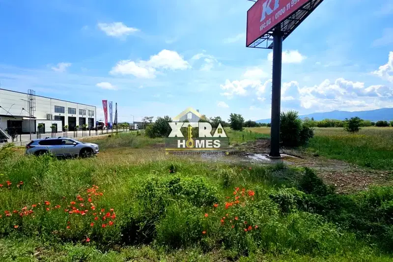 Business Property in Kazichene