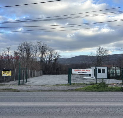 Photo 2 — Parking Lot in Veliko Tyrnovo, Samovodene