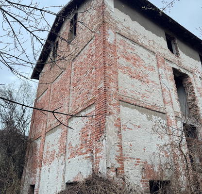 Снимка 2 — Промишлена сграда в Перник, Брезник