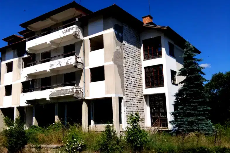 Промишлена сграда в Кюстендил, Център