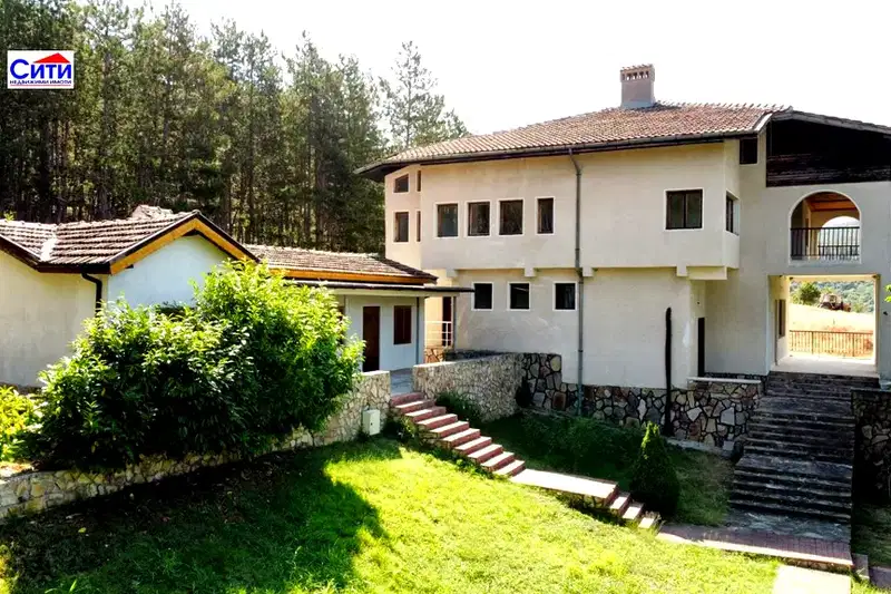 Промишлена сграда в Пазарджик, с. Лесичово