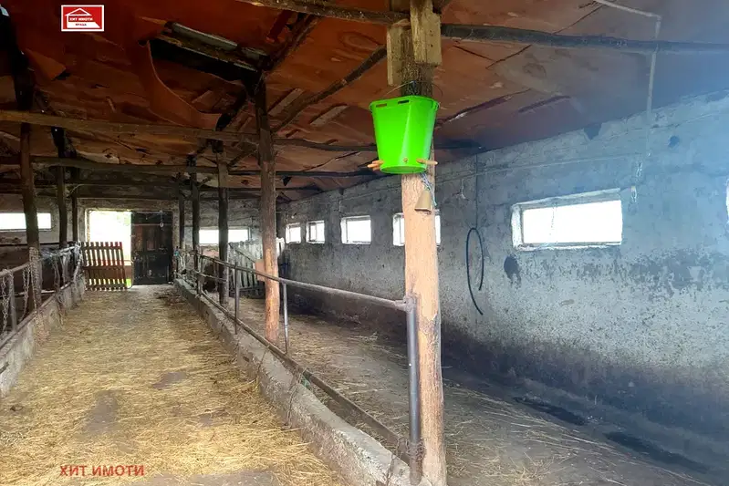 Industrial Building in Vraca, Vyrbeshnica