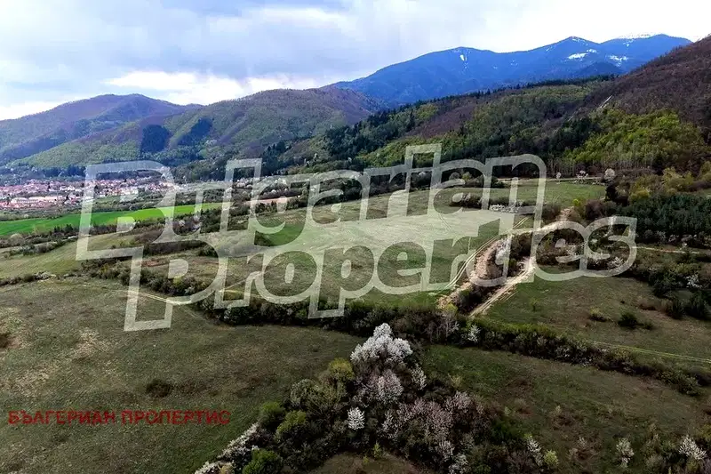 Agricultural Land in област София, Kostenec