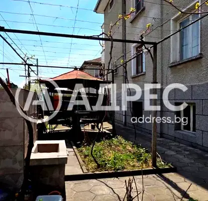 Photo 4 — Floor of House in Oblast Plovdiv, Banya