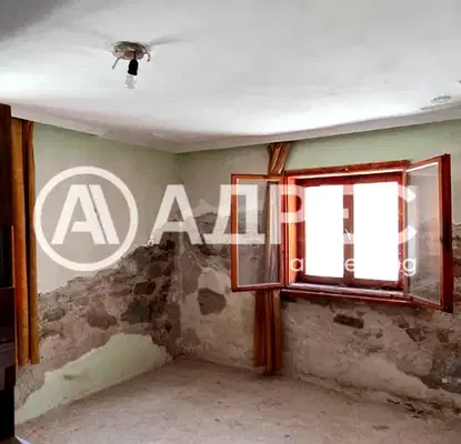 Photo 5 — Floor of House in Oblast Plovdiv, Banya