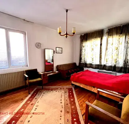 Снимка 4 — Етаж от къща в Габрово, Център