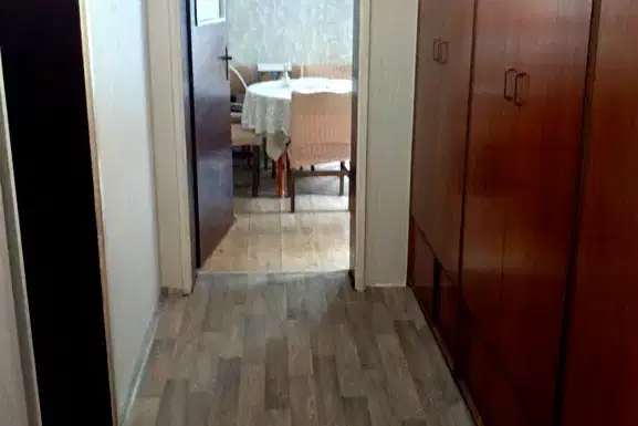 Floor of House in Pernik, Draganovec