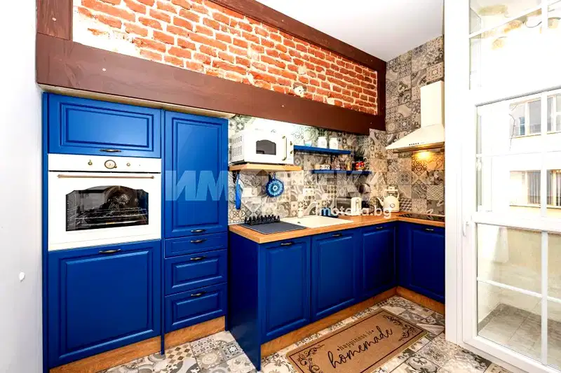 Floor of House in Plovdiv, Centyr