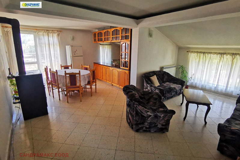 Floor of House in Sofiya, Karpuzica