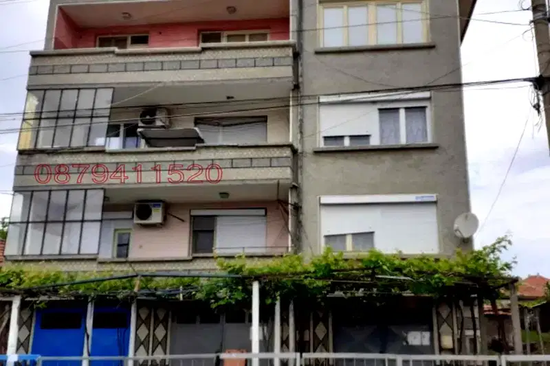 Етаж от къща в София, Левски