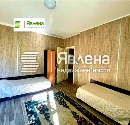 Снимка 2 — Етаж от къща с 2 стаи и двор в Оборище, София