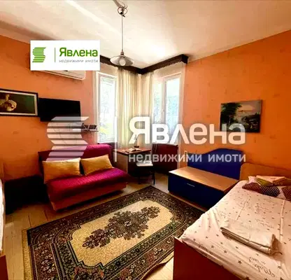 Снимка 4 — Етаж от къща с 2 стаи и двор в Оборище, София