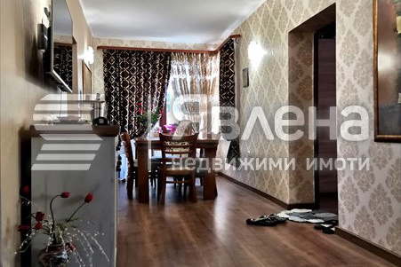 Етаж от къща във Варна, Център